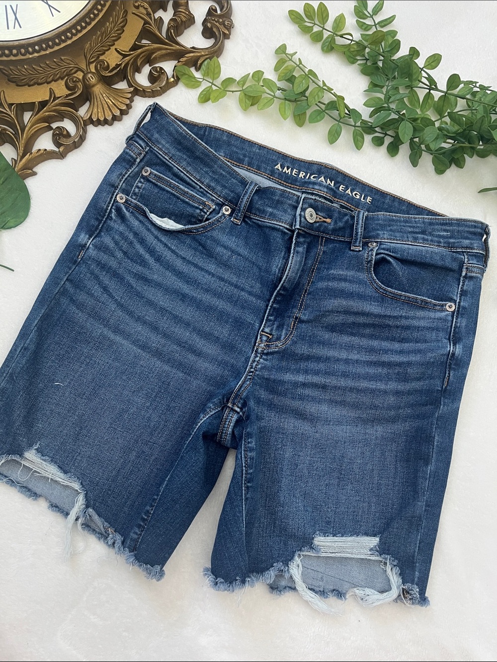 American Eagle Skinny Bermuda Jean Shorts Next Level Stretch size 12